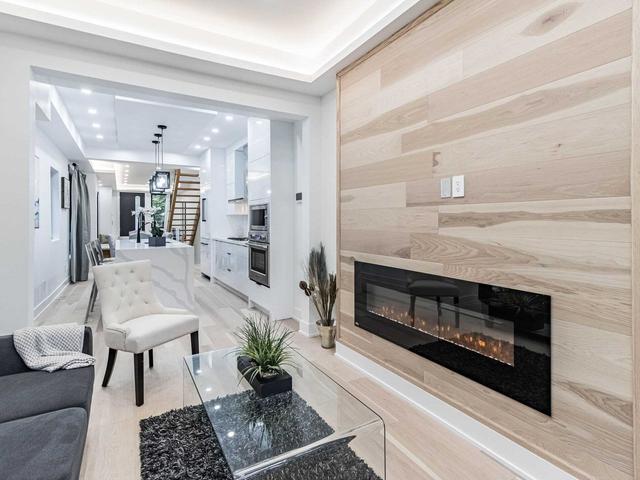 230 Willow Ave, House semidetached with 3 bedrooms, 3 bathrooms and 1 parking in Toronto ON | Image 4