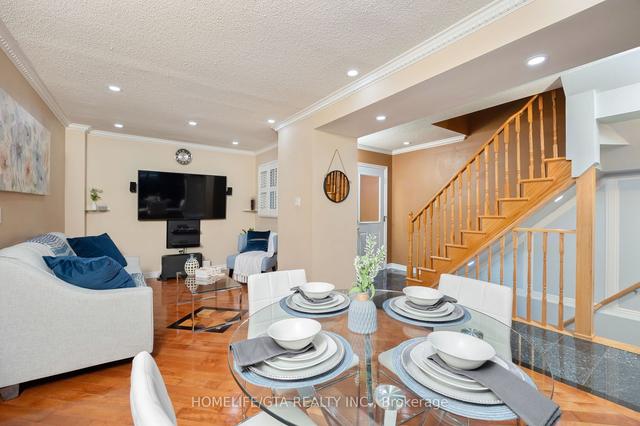 8 Usherwood Crt, House detached with 3 bedrooms, 3 bathrooms and 3 parking in Toronto ON | Image 40