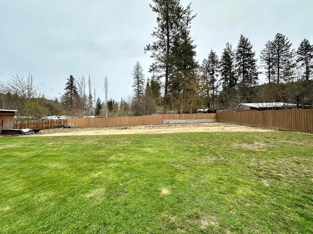 10 Skands Road, House detached with 3 bedrooms, 1 bathrooms and 10 parking in Kootenay Boundary C BC | Image 34