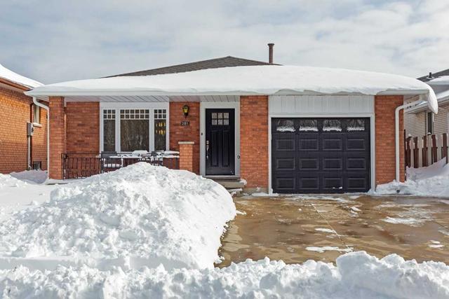 201 Bow Valley Dr, House detached with 3 bedrooms, 2 bathrooms and 3 parking in Hamilton ON | Image 1