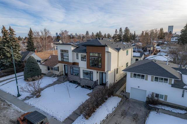 2413 26 Avenue Nw, Home with 4 bedrooms, 4 bathrooms and 4 parking in Calgary AB | Image 10
