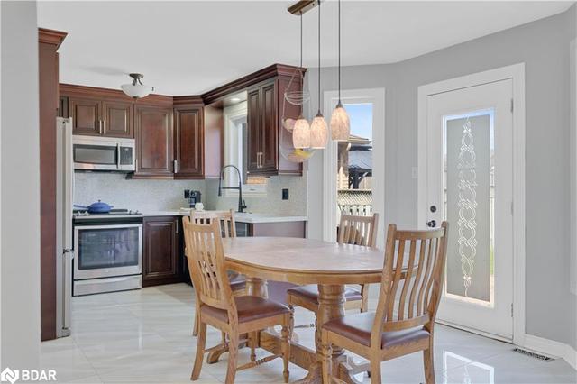 3 Logan Court, House detached with 3 bedrooms, 2 bathrooms and 5 parking in Barrie ON | Image 9