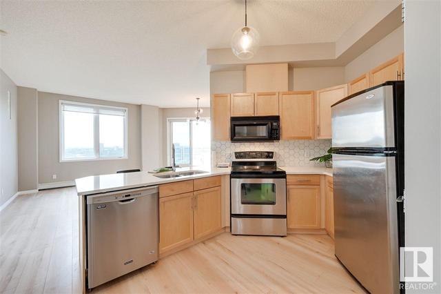 1202 - 10504 99 Av Nw, Condo with 2 bedrooms, 2 bathrooms and 2 parking in Edmonton AB | Image 4