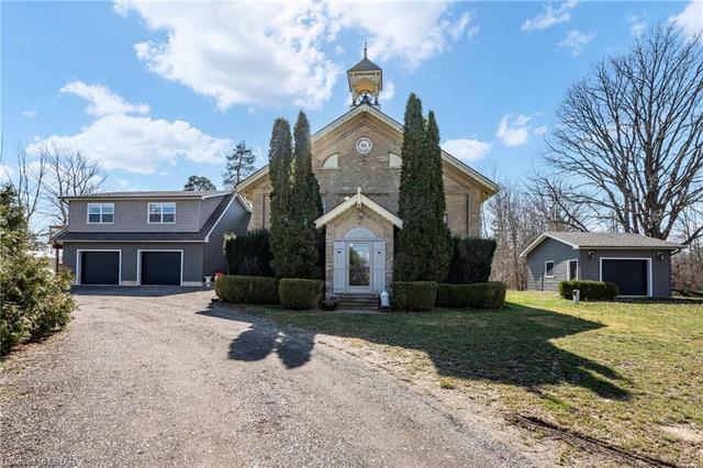 25235 Nairn Road, House detached with 4 bedrooms, 2 bathrooms and 22 parking in Middlesex Centre ON | Image 1