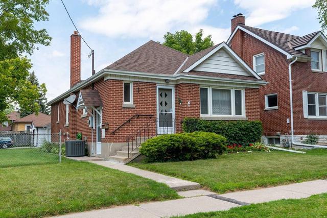 Bsmt - 62 Buckingham Ave, House detached with 2 bedrooms, 1 bathrooms and 1 parking in Oshawa ON | Image 1