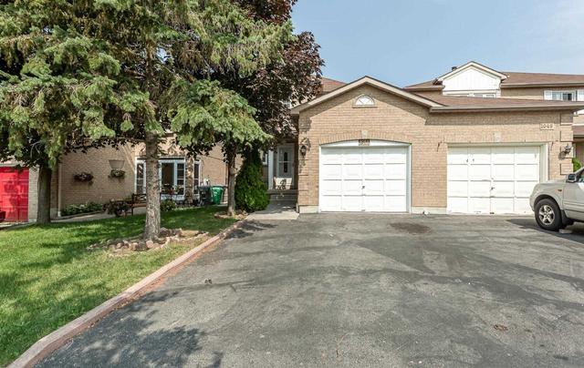 1051 Blizzard Rd, House attached with 3 bedrooms, 3 bathrooms and 3 parking in Mississauga ON | Image 1
