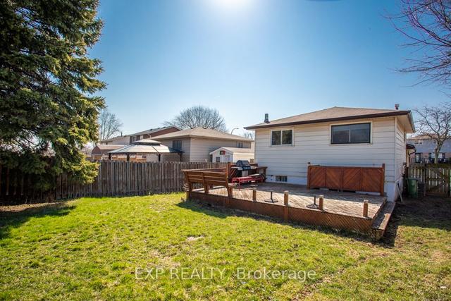 45 Markham Cres, House detached with 3 bedrooms, 2 bathrooms and 3 parking in Hamilton ON | Image 5