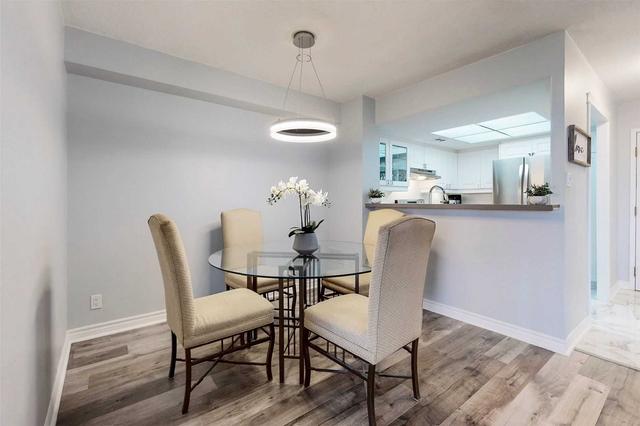 712 - 22 Clarissa Dr, Condo with 2 bedrooms, 2 bathrooms and 1 parking in Richmond Hill ON | Image 4