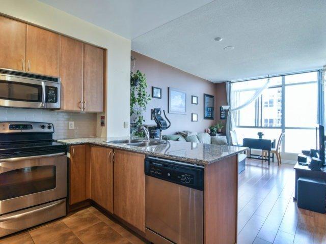 2906 - 225 Webb Dr, Condo with 1 bedrooms, 2 bathrooms and 1 parking in Mississauga ON | Image 2