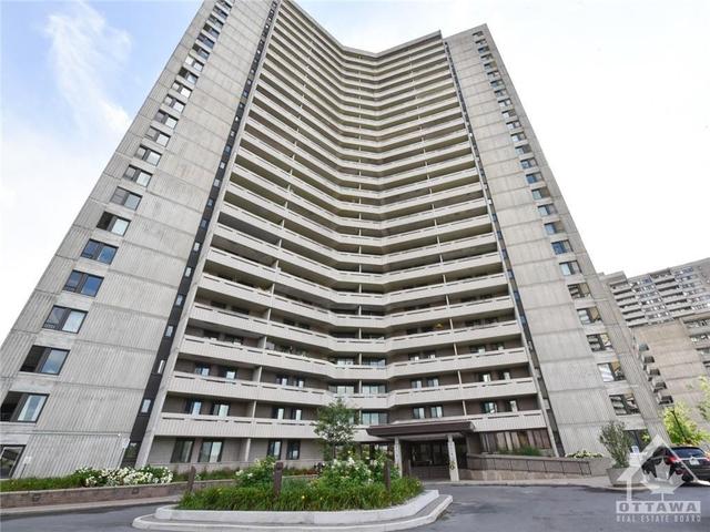 2202 - 1171 Ambleside Drive, Condo with 2 bedrooms, 1 bathrooms and 1 parking in Ottawa ON | Image 1