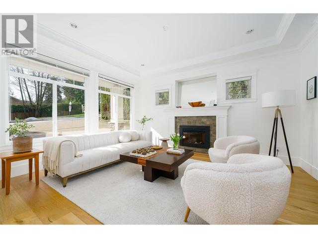 4142 Mt Seymour Parkway, House detached with 6 bedrooms, 7 bathrooms and 5 parking in North Vancouver BC | Image 4