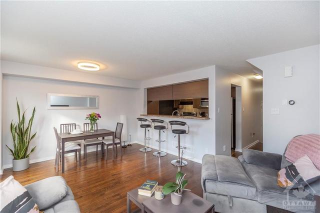 431 Dusk Private, Townhouse with 3 bedrooms, 2 bathrooms and 3 parking in Ottawa ON | Image 14