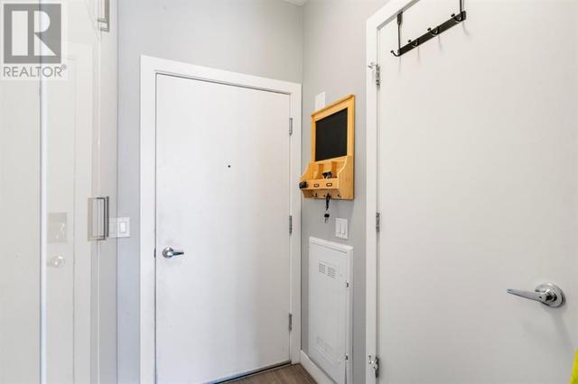 208, - 515 4 Avenue Ne, Condo with 2 bedrooms, 2 bathrooms and 1 parking in Calgary AB | Image 2