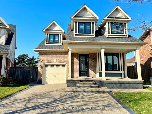 12 Patience Dr, House detached with 3 bedrooms, 3 bathrooms and 4 parking in Brampton ON | Image 1