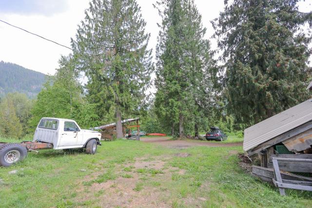 508 Rose Road, House detached with 4 bedrooms, 1 bathrooms and null parking in Central Kootenay G BC | Image 38