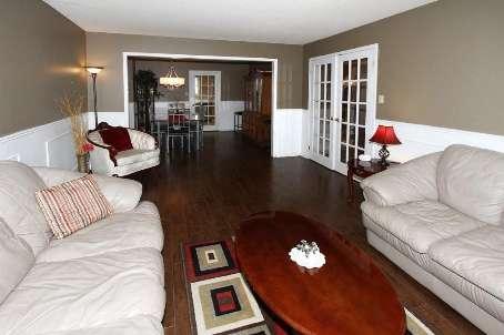 40 Winter Crt, House detached with 4 bedrooms, 4 bathrooms and 4 parking in Whitby ON | Image 2
