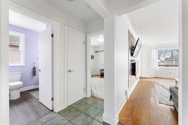 52 East 36th St, House detached with 3 bedrooms, 2 bathrooms and 2 parking in Hamilton ON | Image 9