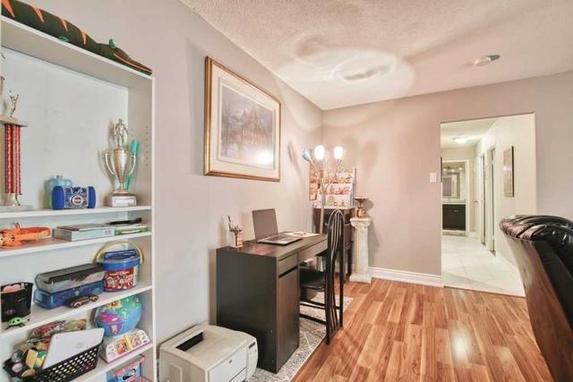 906 - 3577 Derry Rd E, Condo with 2 bedrooms, 1 bathrooms and 1 parking in Mississauga ON | Image 8