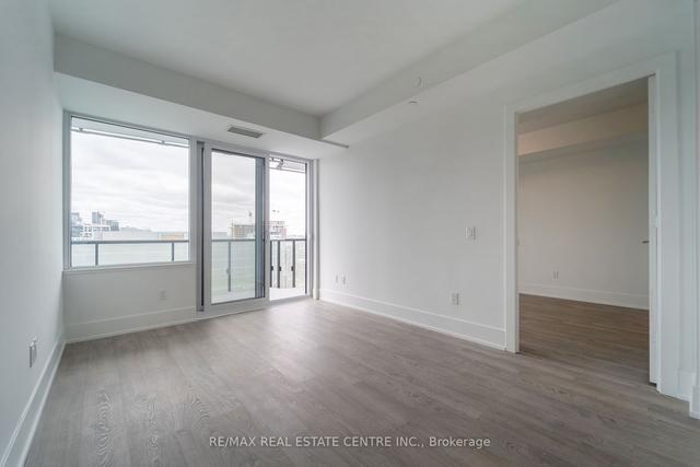 1002 - 480 Front St W, Condo with 2 bedrooms, 2 bathrooms and 0 parking in Toronto ON | Image 6