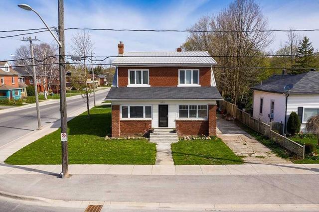 392 Lambton St W, House detached with 4 bedrooms, 2 bathrooms and 5 parking in West Grey ON | Image 1