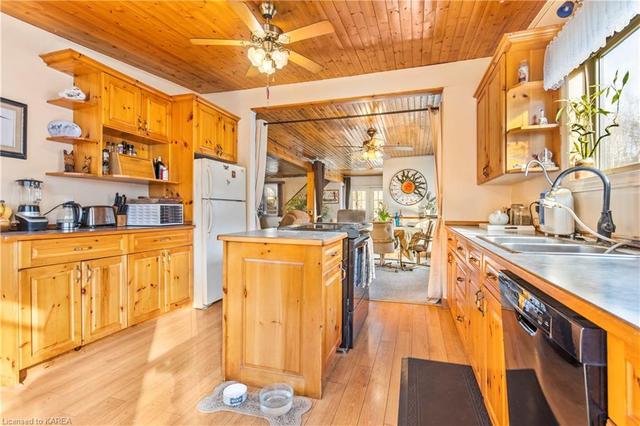 1037 Old Mine Lane, House detached with 3 bedrooms, 1 bathrooms and 15 parking in South Frontenac ON | Image 9