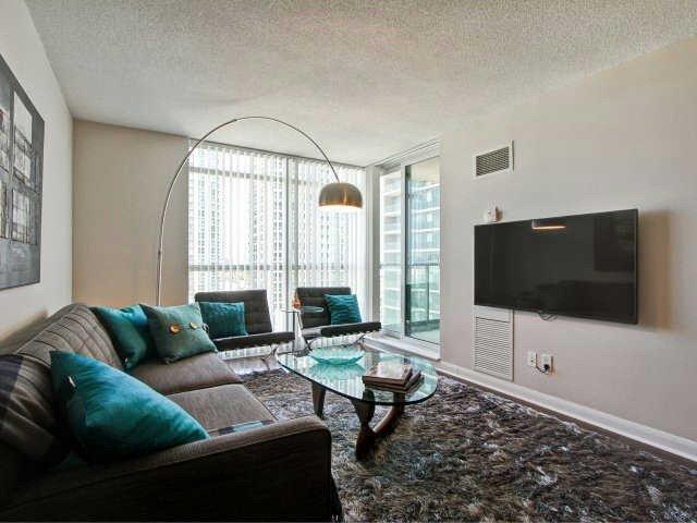 901 - 235 Sherway Gardens Rd W, Condo with 1 bedrooms, 1 bathrooms and 1 parking in Toronto ON | Image 3