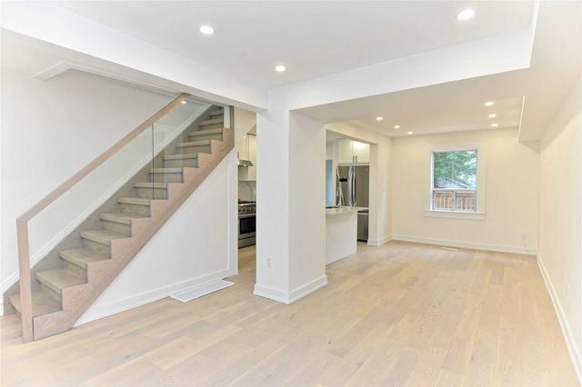 127 Priscilla Ave, House detached with 2 bedrooms, 3 bathrooms and 1 parking in Toronto ON | Image 32