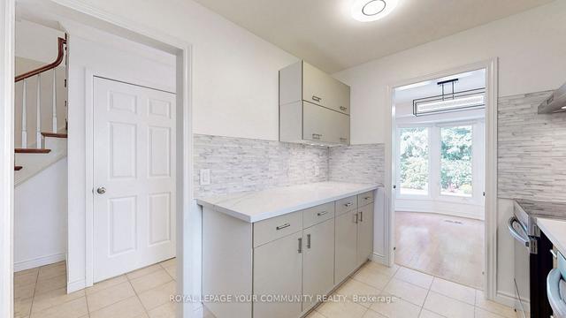 48 Raleigh Cres, House attached with 3 bedrooms, 4 bathrooms and 2 parking in Markham ON | Image 3