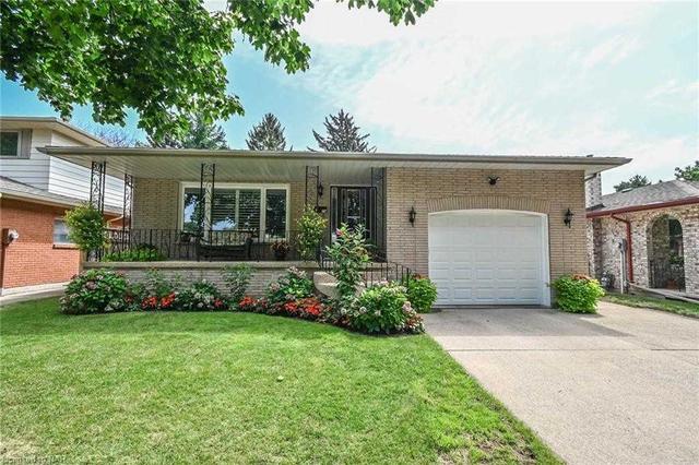 29 Meadowbrook Cres, House detached with 4 bedrooms, 3 bathrooms and 6 parking in St. Catharines ON | Image 1