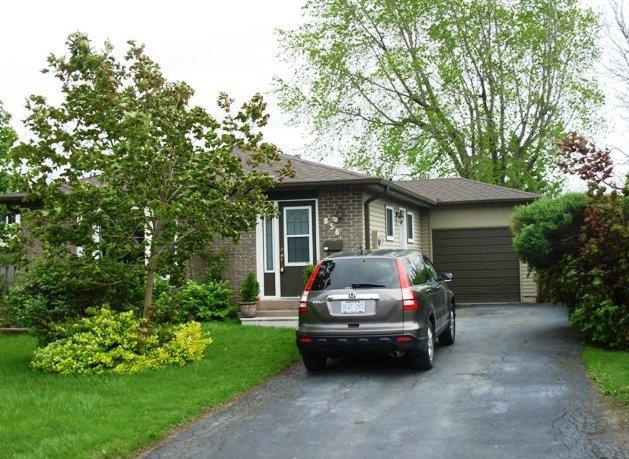 856 Fraser Crt, House detached with 3 bedrooms, 1 bathrooms and null parking in Milton ON | Image 1