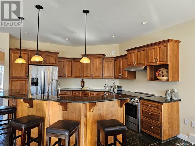 10304 Bunce Crescent, House detached with 4 bedrooms, 4 bathrooms and null parking in North Battleford CY SK | Image 10