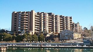 804 - 100 Lakeshore Rd E, Condo with 1 bedrooms, 2 bathrooms and null parking in Oakville ON | Image 1