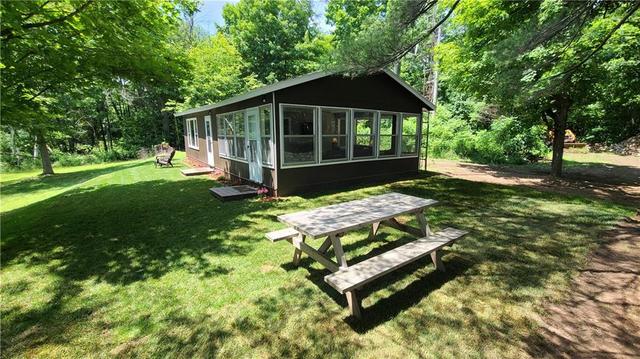 8 Elbow   Scott Island, House detached with 2 bedrooms, 1 bathrooms and 3 parking in Rideau Lakes ON | Image 5