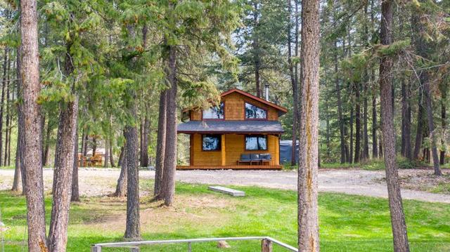 644 Lapp Rd, House detached with 8 bedrooms, 9 bathrooms and null parking in Columbia Shuswap A BC | Image 56