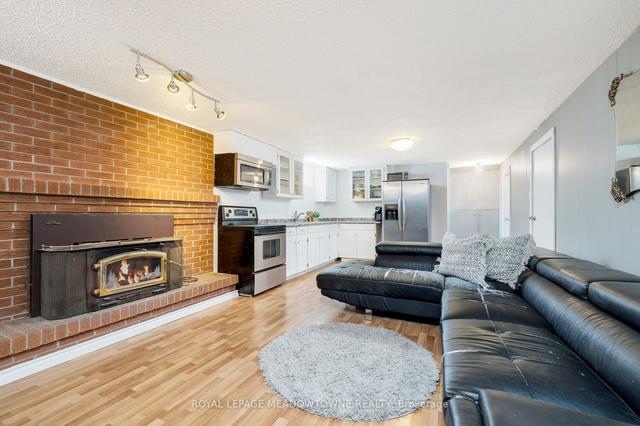 244 Laurier Ave, House detached with 3 bedrooms, 2 bathrooms and 4 parking in Milton ON | Image 9