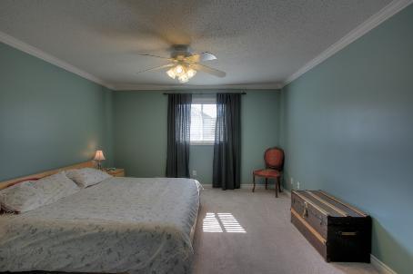 174 Wildwood Tr, House detached with 3 bedrooms, 3 bathrooms and 2 parking in Barrie ON | Image 4