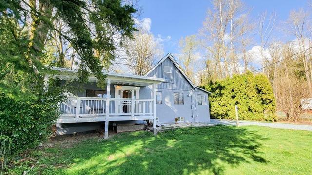 24313 8 Avenue, House detached with 3 bedrooms, 1 bathrooms and 4 parking in Langley BC | Image 3