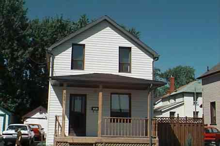 556 Front St, House detached with 2 bedrooms, 1 bathrooms and 4 parking in Oshawa ON | Image 1