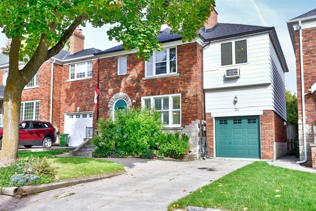 10 Annesley Ave, House detached with 5 bedrooms, 2 bathrooms and 3 parking in Toronto ON | Card Image