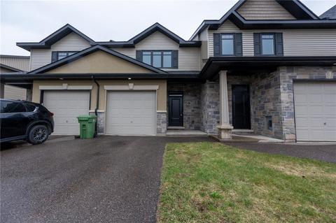 10 Mcnamara Street, Townhouse with 3 bedrooms, 3 bathrooms and 2 parking in Petawawa ON | Card Image