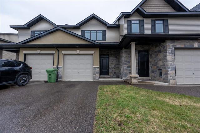 10 Mcnamara Street, Townhouse with 3 bedrooms, 3 bathrooms and 2 parking in Petawawa ON | Image 1