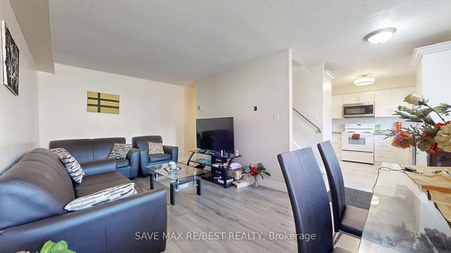 4 - 375 Pioneer Dr, Townhouse with 3 bedrooms, 3 bathrooms and 1 parking in Kitchener ON | Image 2