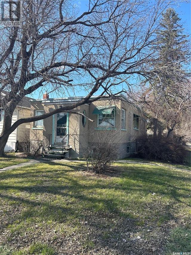 5300 Dewdney Avenue, House detached with 2 bedrooms, 1 bathrooms and null parking in Regina SK | Image 1