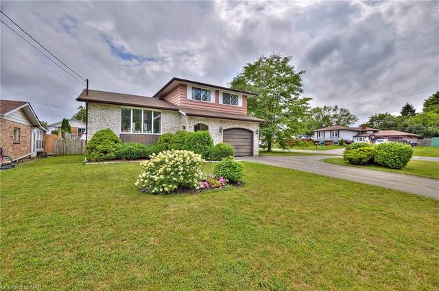 67 Lindbergh Drive, House detached with 3 bedrooms, 1 bathrooms and 7 parking in Fort Erie ON | Image 4