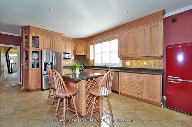 72 Branstone Rd, House detached with 4 bedrooms, 4 bathrooms and 6 parking in Toronto ON | Image 3