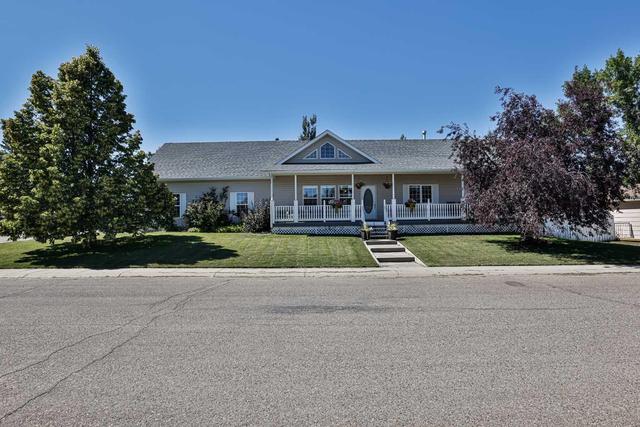 424 Cottonwood Drive, House detached with 5 bedrooms, 3 bathrooms and 4 parking in Vulcan AB | Image 2