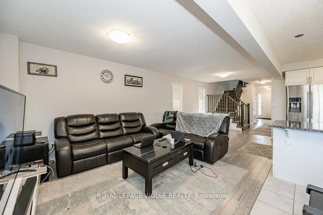 a - 606 Montpellier Dr, House semidetached with 4 bedrooms, 3 bathrooms and 2 parking in Waterloo ON | Image 9