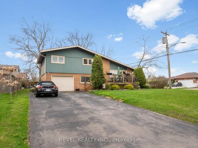 42 Glendale Dr, House detached with 3 bedrooms, 2 bathrooms and 4 parking in Welland ON | Image 1