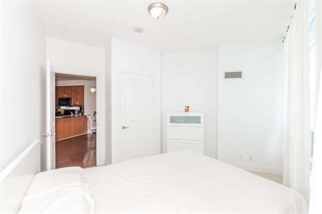202 - 90 Absolute Ave, Condo with 2 bedrooms, 1 bathrooms and 1 parking in Mississauga ON | Image 15