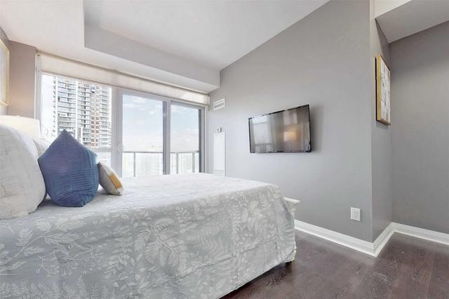 1110 - 55 Oneida Cres, Condo with 2 bedrooms, 2 bathrooms and 1 parking in Richmond Hill ON | Image 5